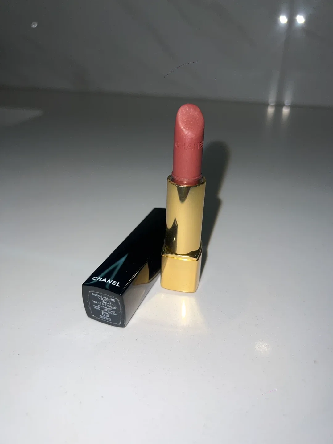 Chanel Rouge Allure Velvet Lipstick image indicator(2)