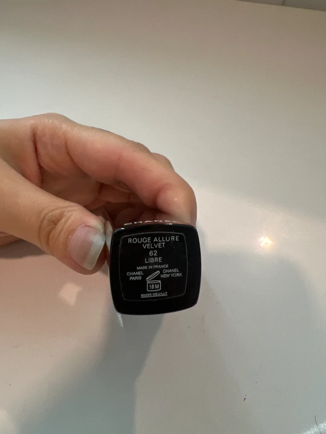 Chanel Rouge Allure Velvet 62 Libre Lipstick image indicator(2)