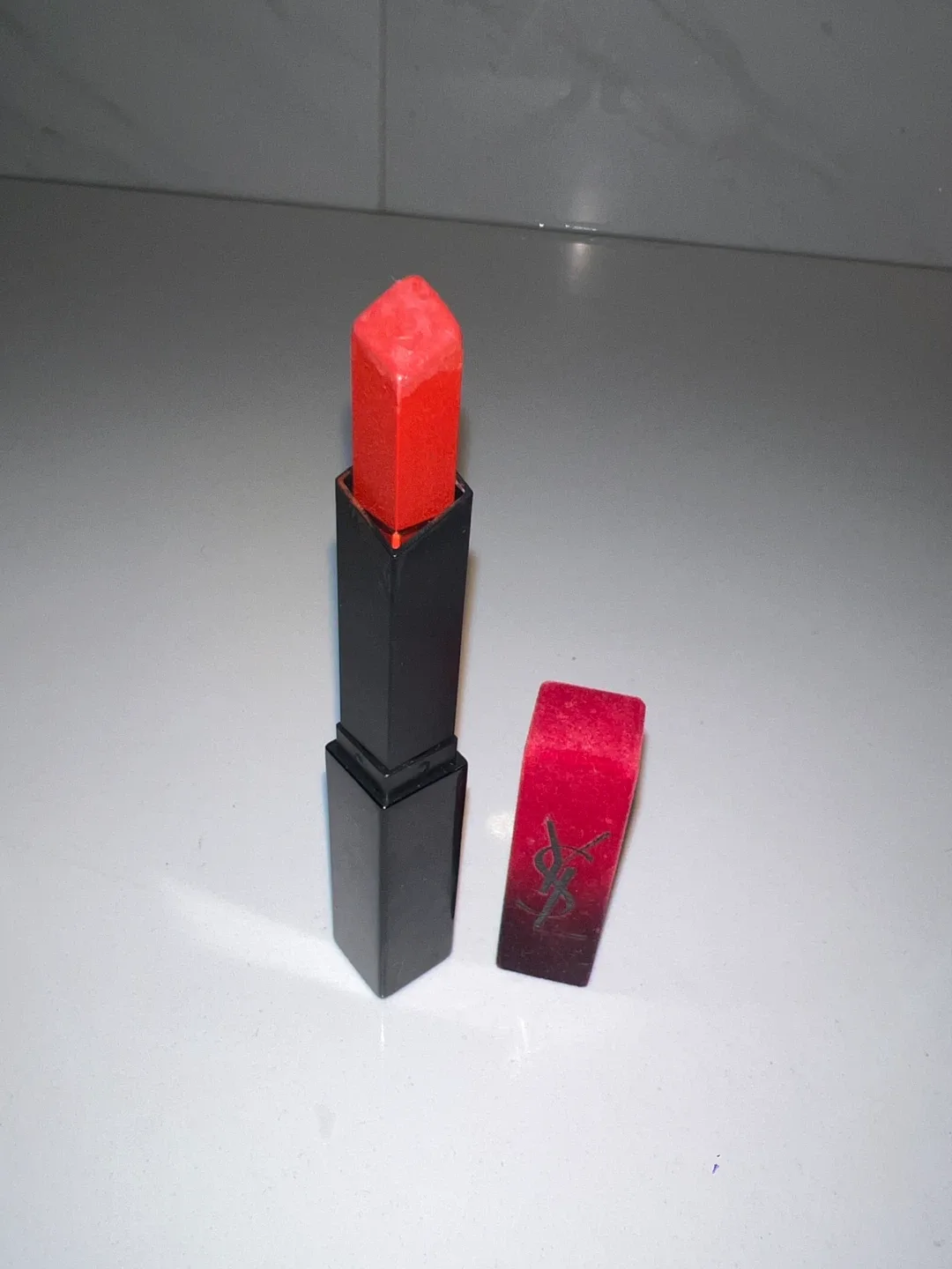 Yves Saint Laurent Slim Velvet Radical Lipstick 1966 image indicator(2)