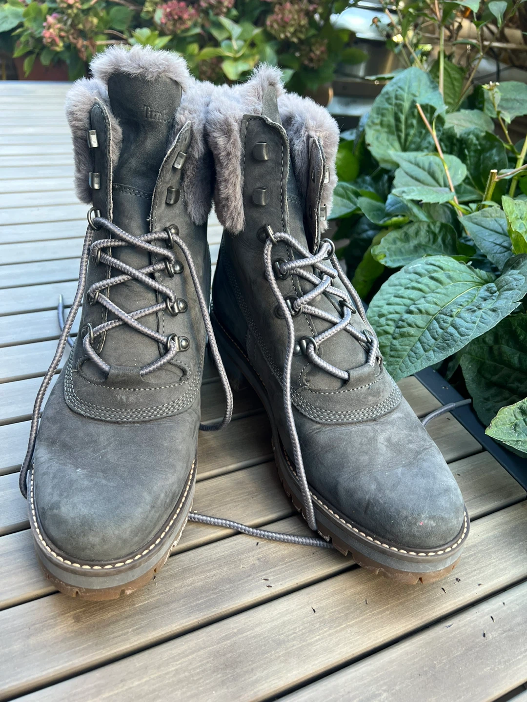 Timberland Gray Suede Boots - Women's Size 10 - photo 4