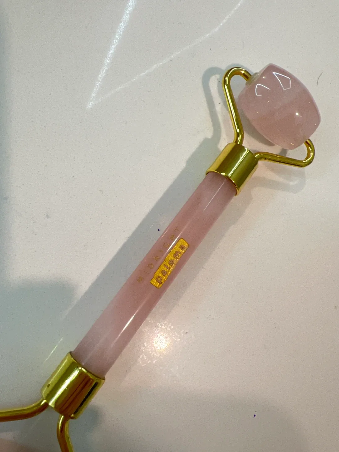 Midnight Paloma Rose Quartz Facial Roller image indicator(2)