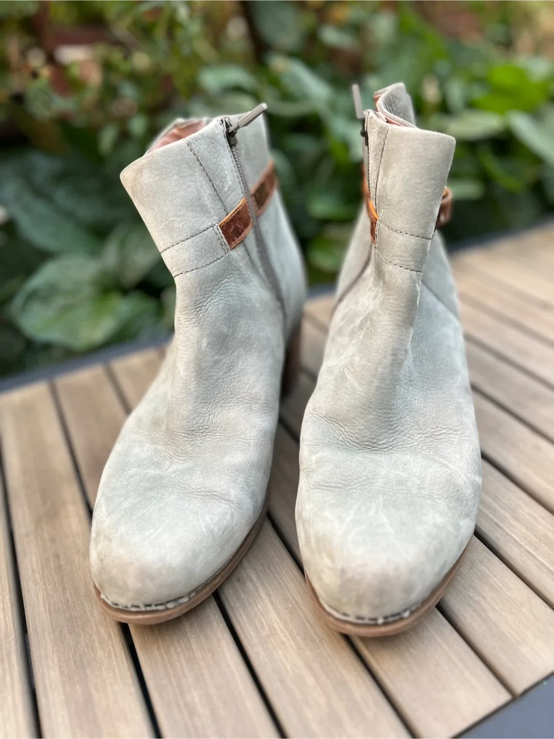 Dansko Gray Leather Ankle Boots Size 40 or 9.5 image indicator(2)