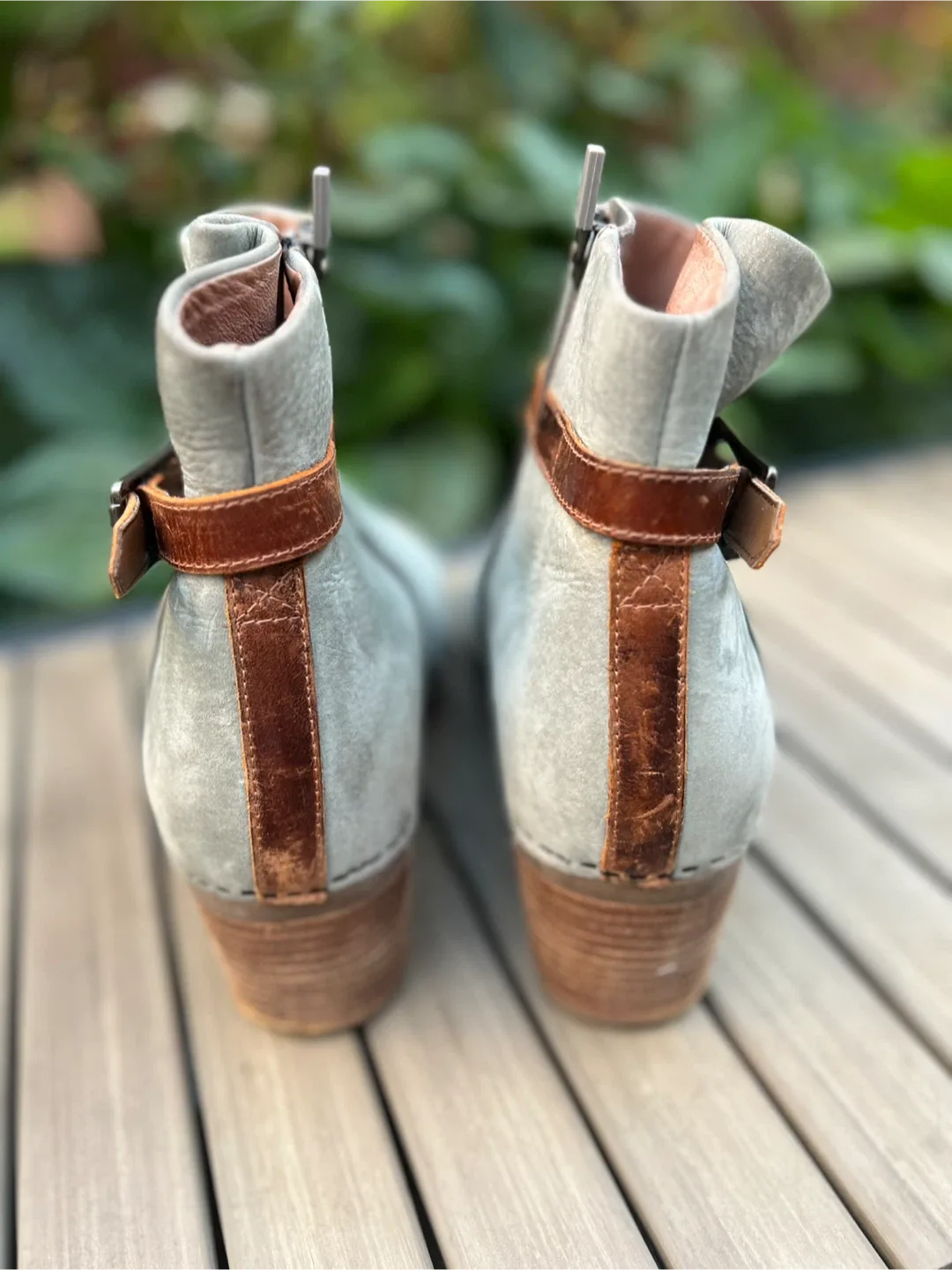 Dansko Gray Leather Ankle Boots Size 40 or 9.5 image indicator(3)