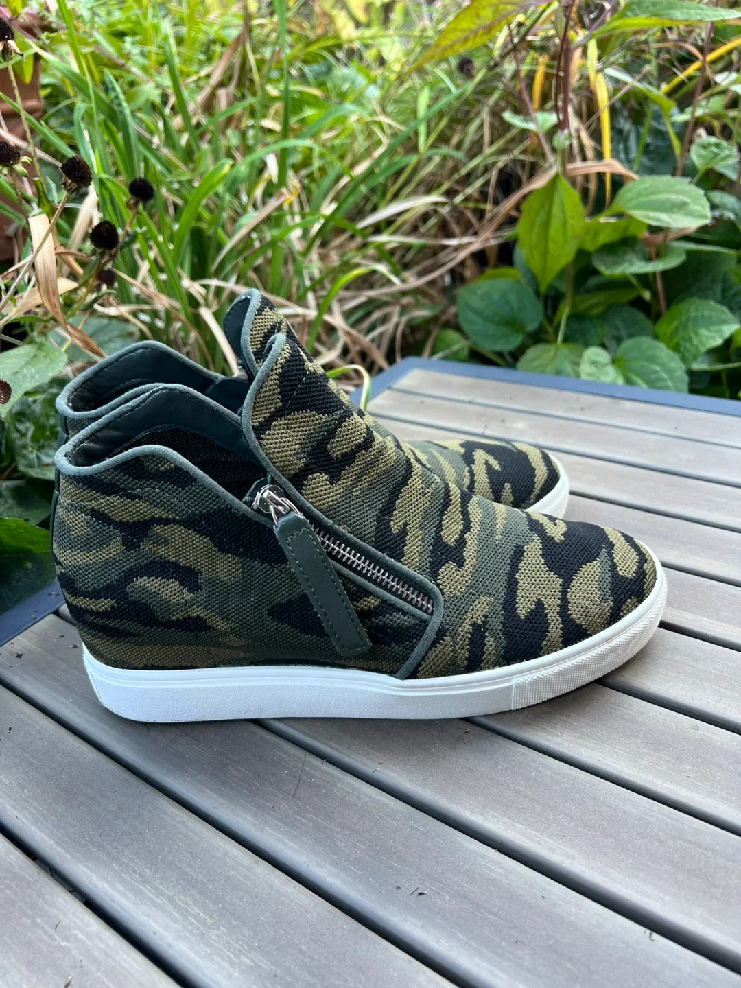 Steve Madden Camo Wedge Sneakers size 9 thumbnail