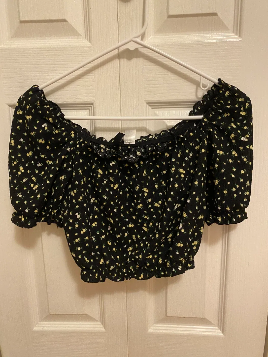 H&M Divided Black Floral XS Top thumbnail