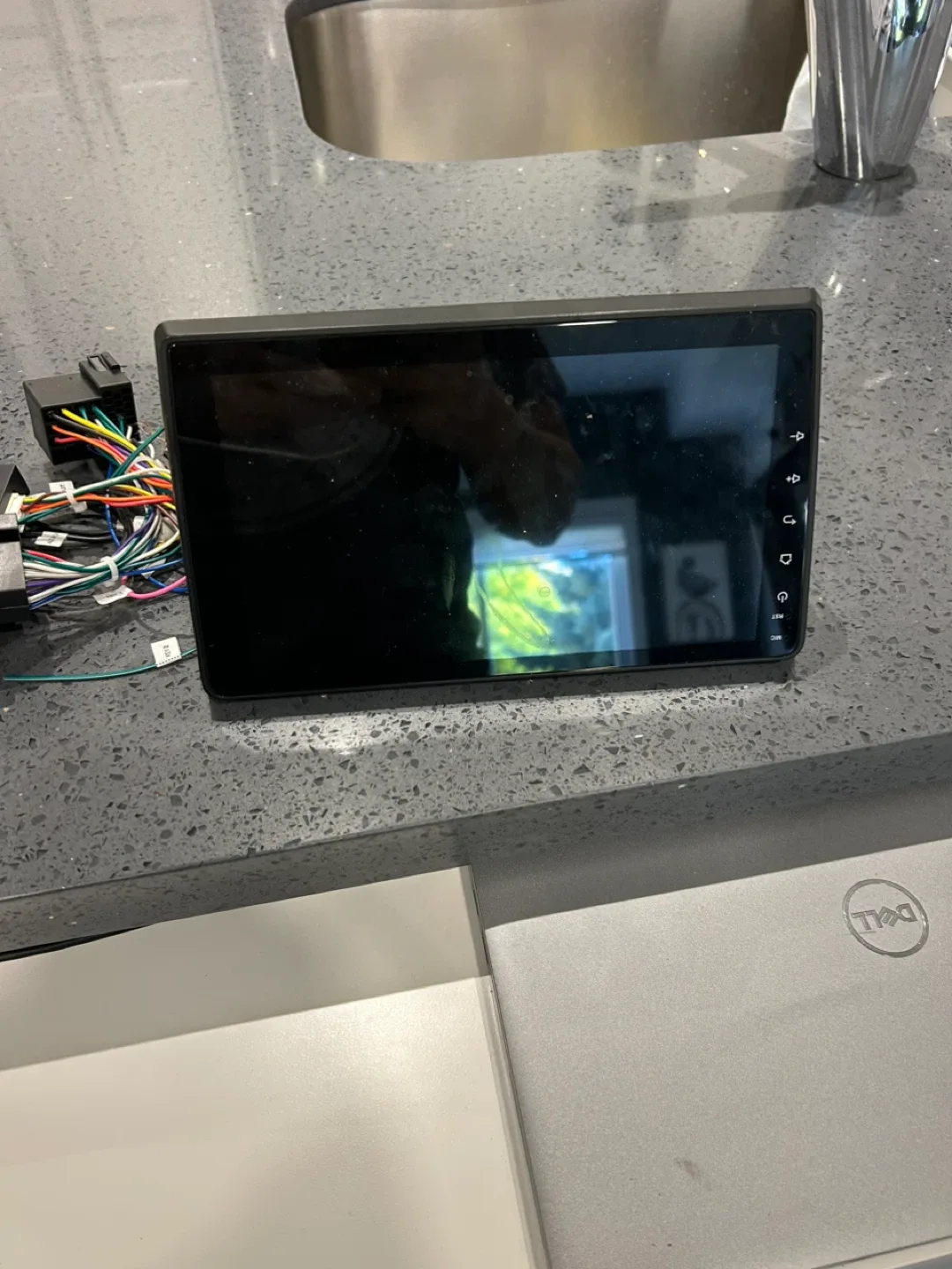 Apple Bluetooth CarPlay audio system thumbnail