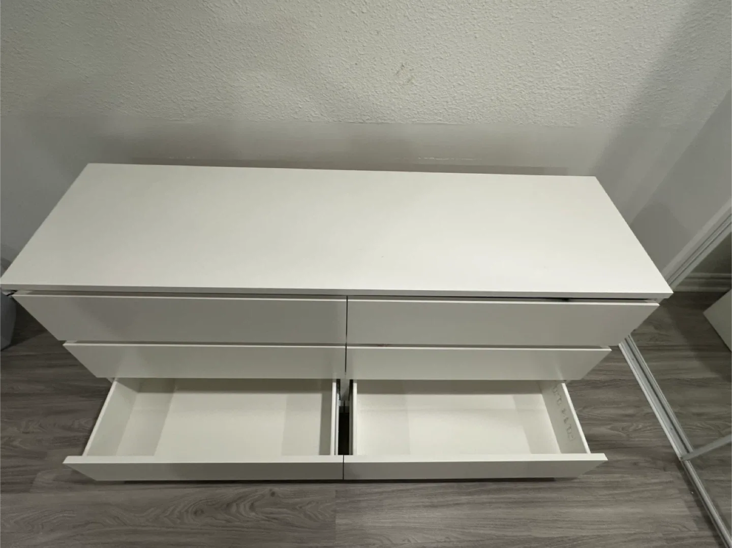 IKEA Malm 6-Drawer Dresser - White image indicator(2)