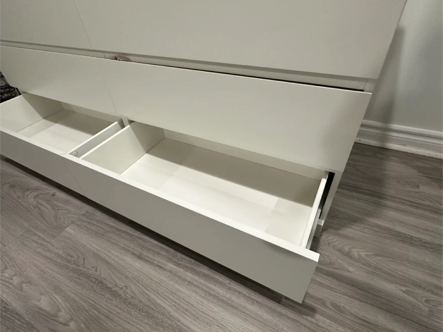 IKEA Malm 6-Drawer Dresser - White image indicator(3)