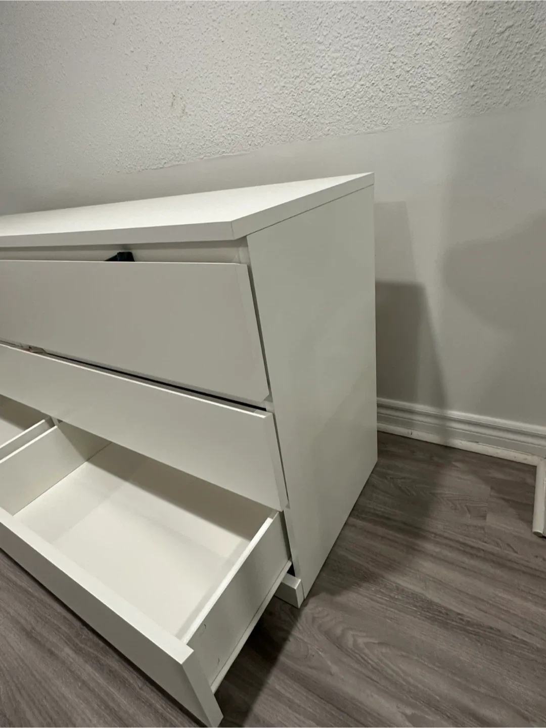 IKEA Malm 6-Drawer Dresser - White image indicator(4)