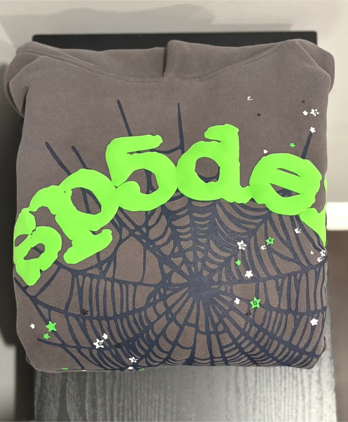 ⚠️OG GREY SP5DER HOODIE⚠️ (SIZE M) image indicator(3)