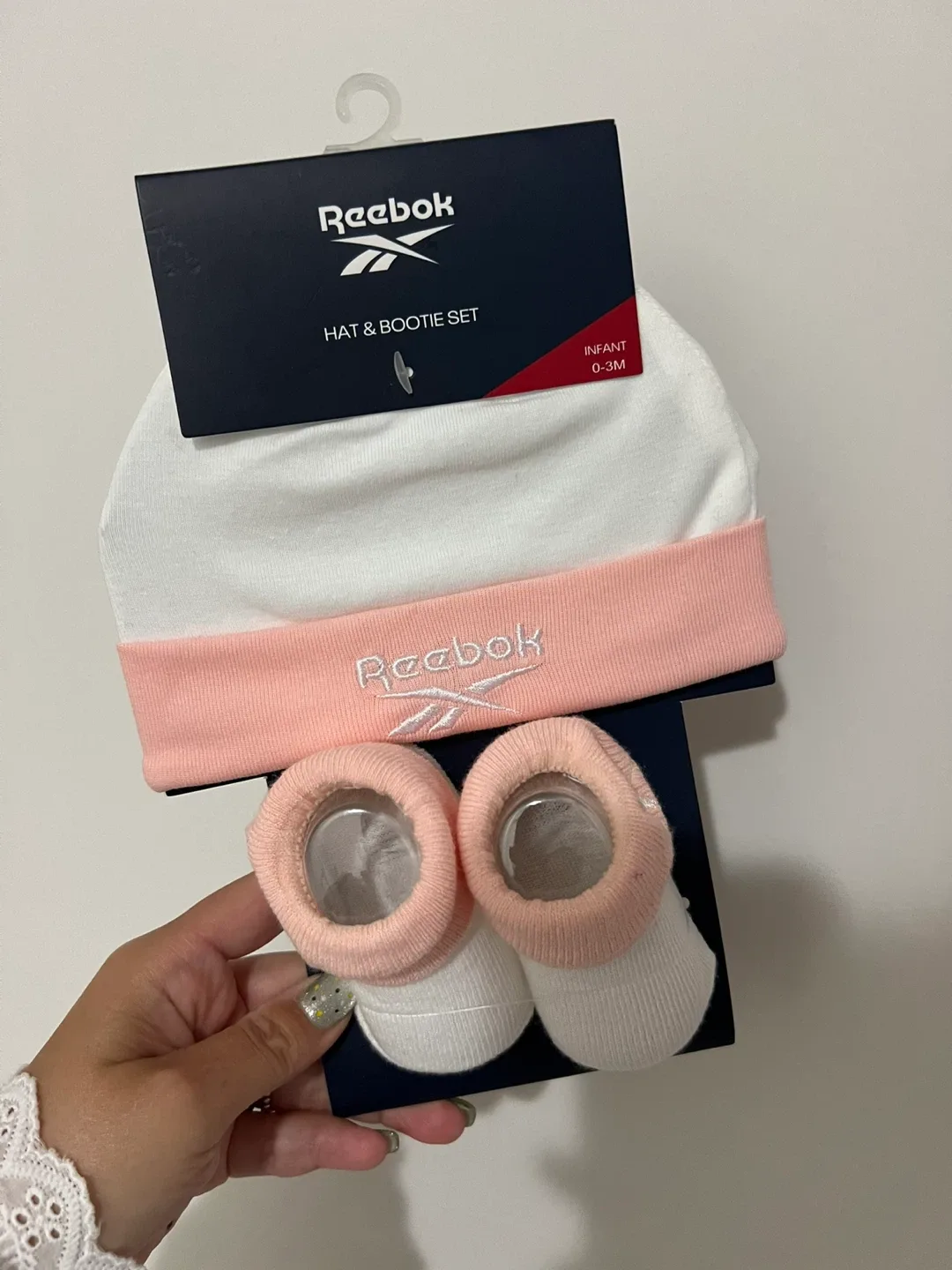 Reebok Hat & Bootie Set (Infant 0-3M) + Locker Room Socks image indicator(4)