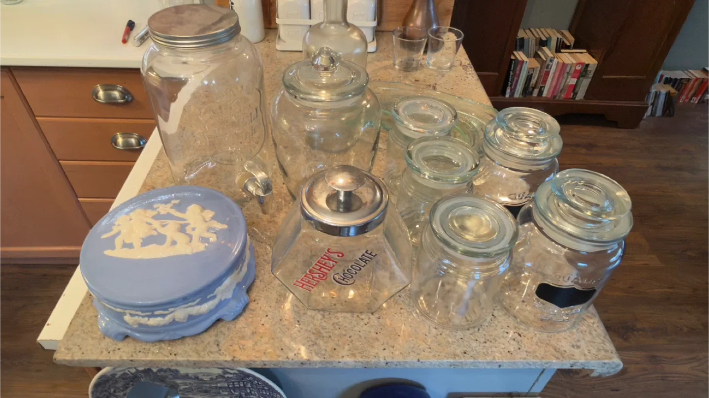 FREE collectables & glassware image indicator(3)