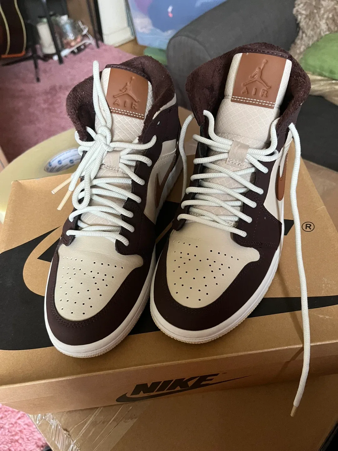 Nike Air Jordan 1 Mid SE Brown Basalt (Size 8.5) image indicator(2)