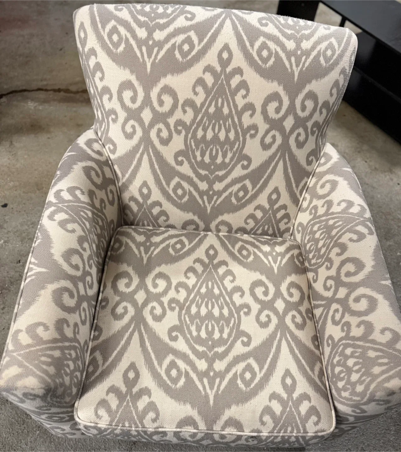Patterned Accent Chair - Grey & White image indicator(8)