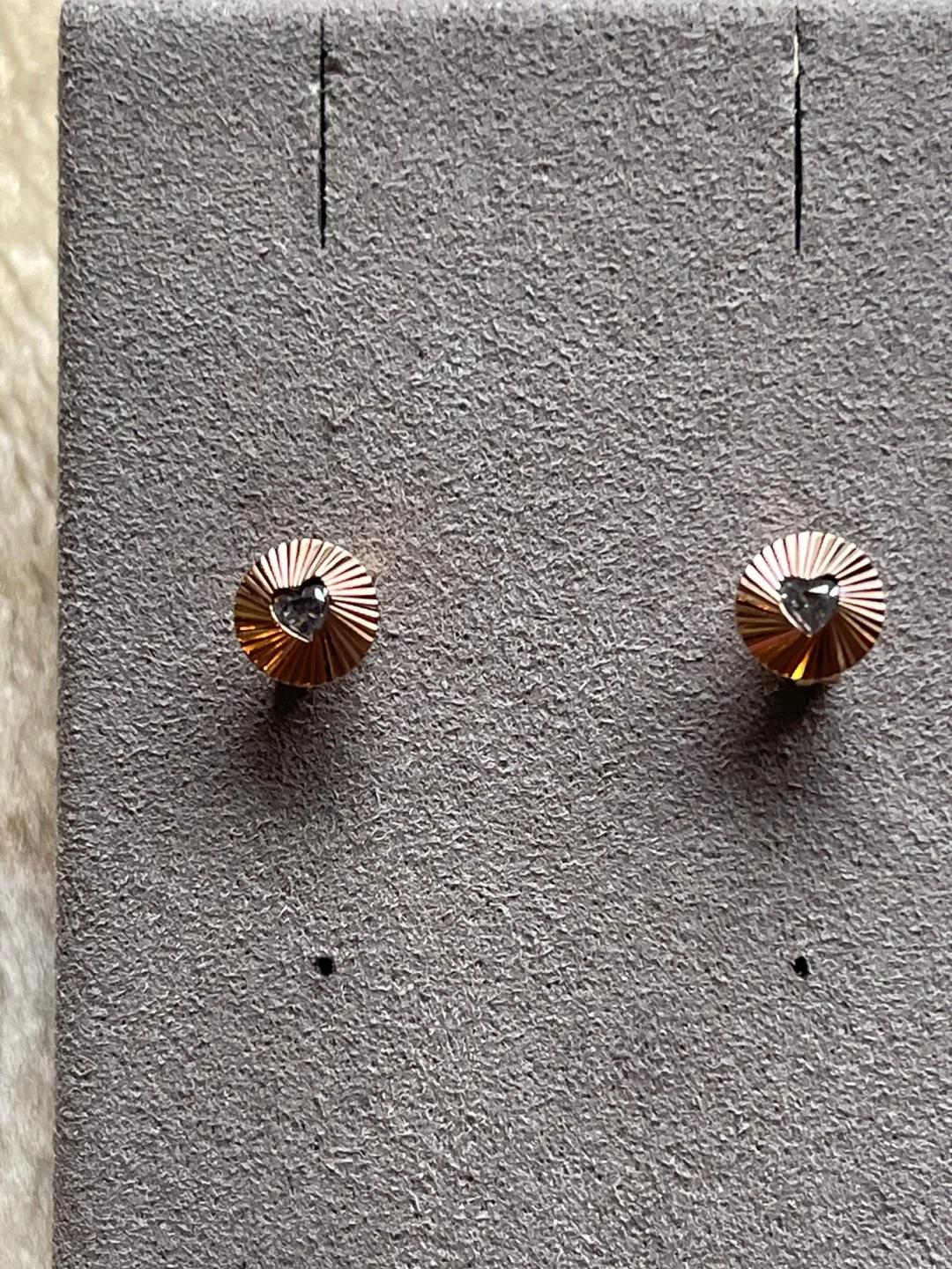 PANDORA “HARD TO FIND “Rose Gold Heart Stud Earrings (VINTAGE) image indicator(6)