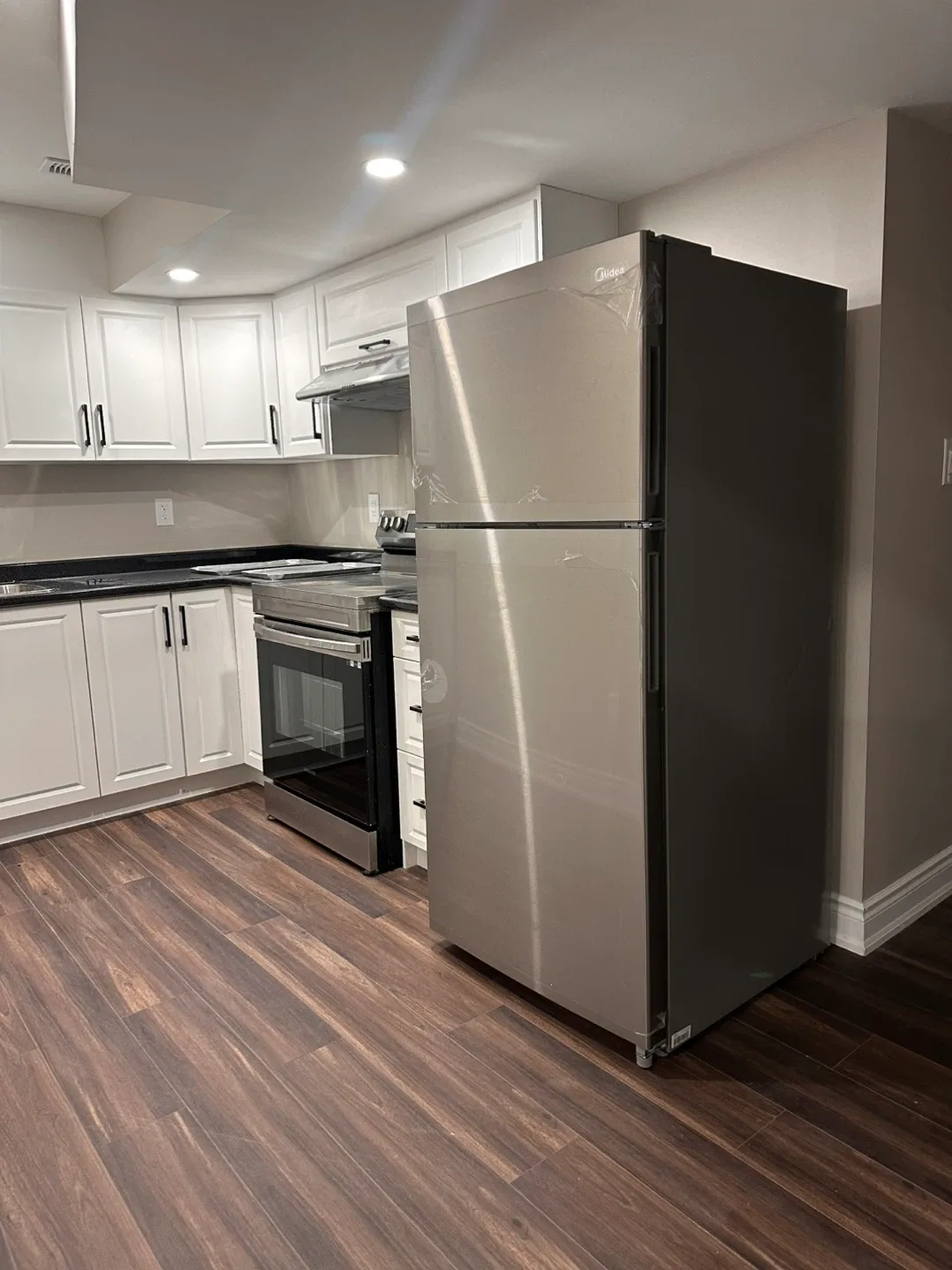 1 + Den Basement for Rent image indicator(10)