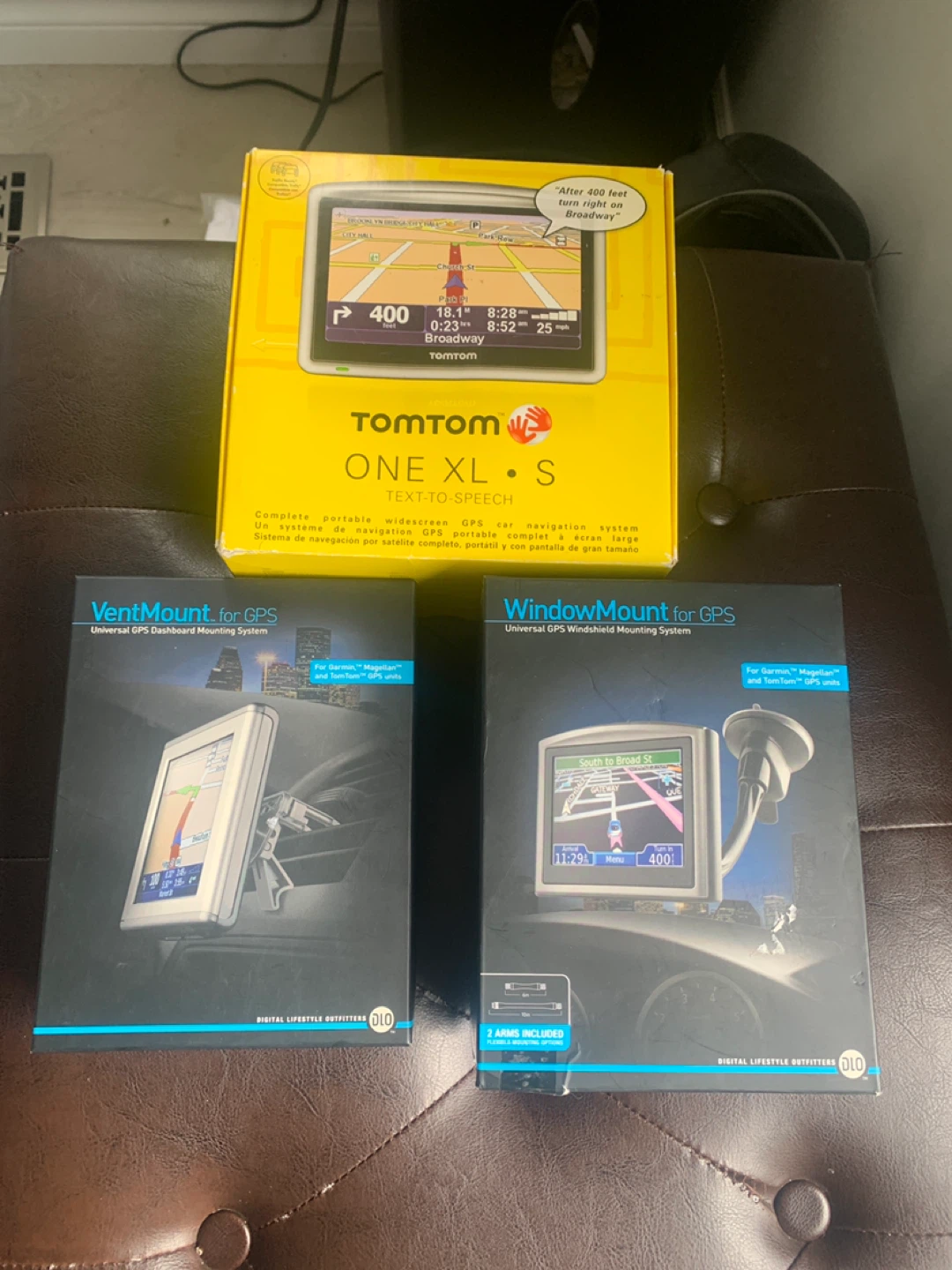 TomTom ONE XL-S GPS with Mounts