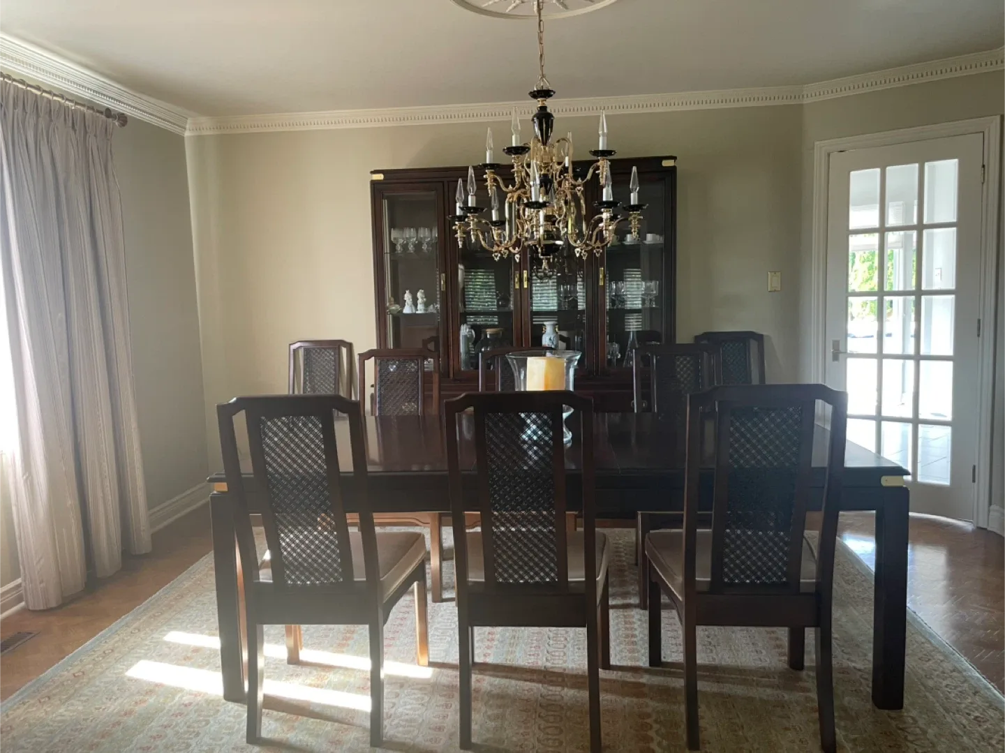 Dining Room Set with Hutch thumbnail