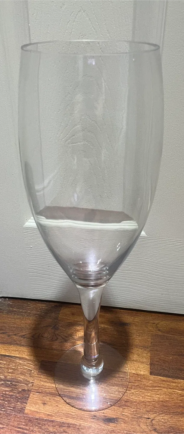Large Decorative Wine Glasses (Set of 2) image indicator(4)