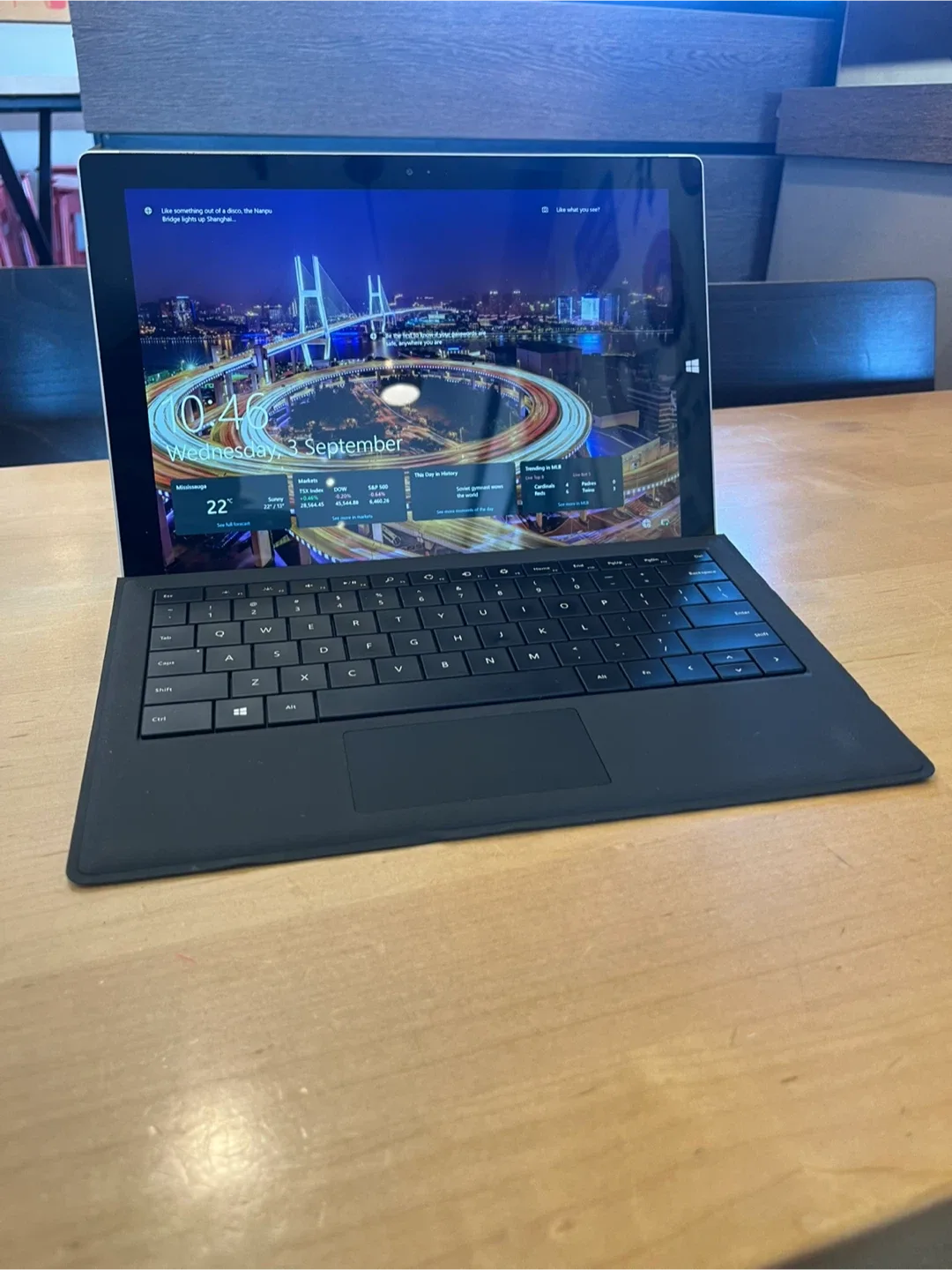 Microsoft Surface Pro 3 Tablet with Keyboard image indicator(2)