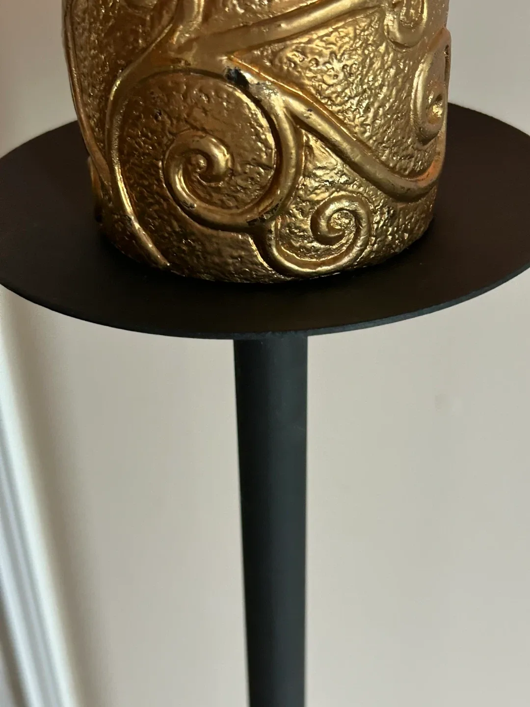 Black Metal Floor Candle Holder image indicator(3)