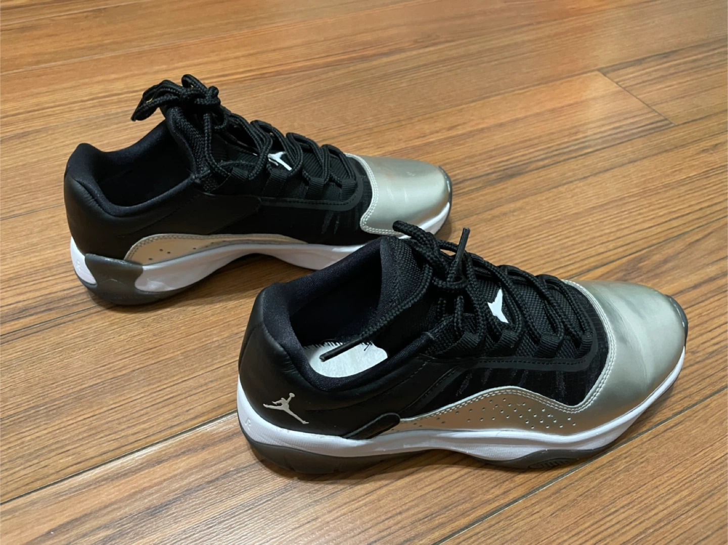 Jordan 11 CMFT Low Black/Silver US 8