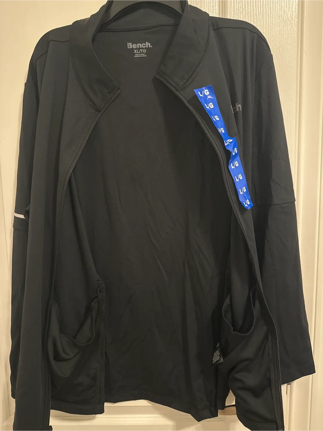 Bench Black Jacket image indicator(2)