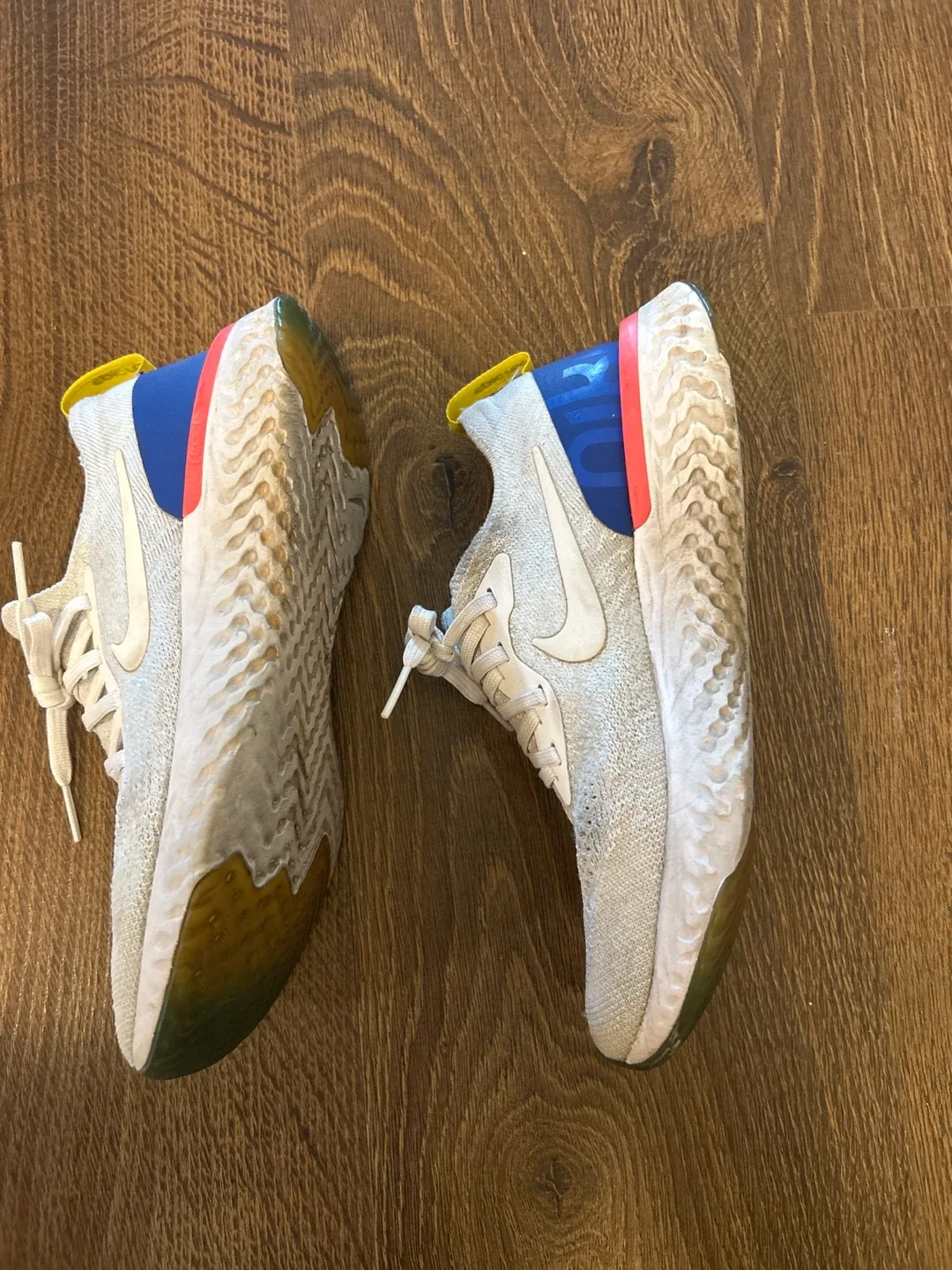 Nike Epic React Flyknit 2 Size 6.5 image indicator(2)