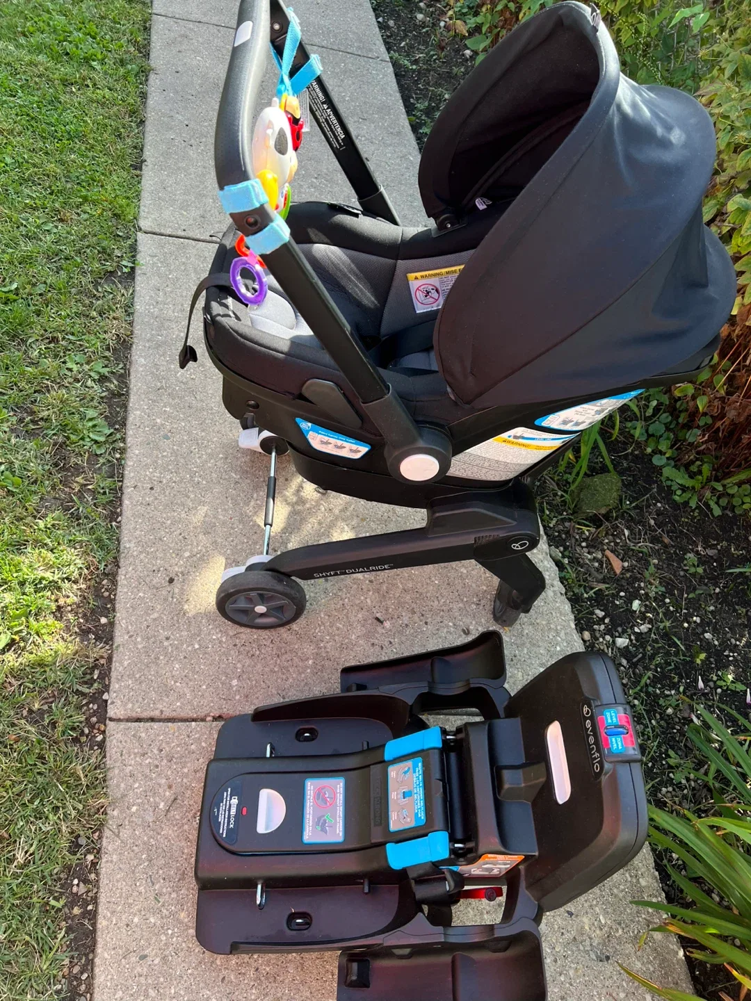 Evenflo Shyft DualRide Infant Car Seat & Stroller image indicator(2)