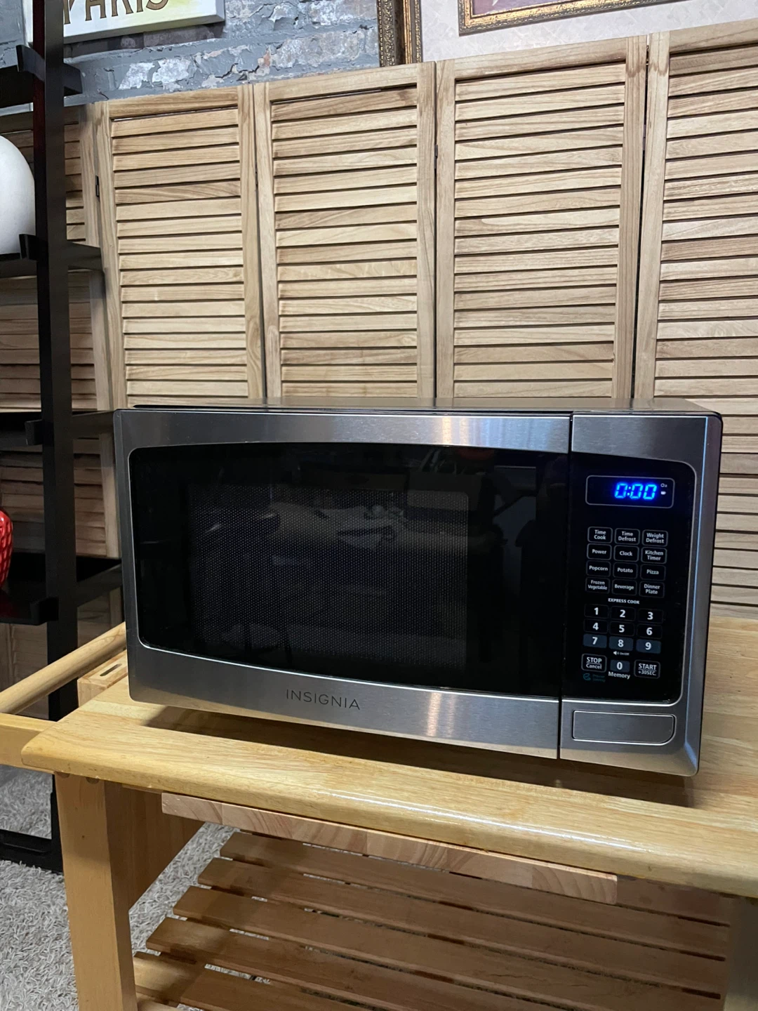 Insignia Microwave