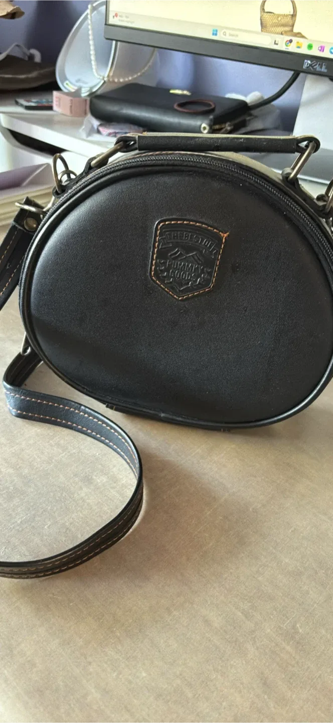 Philippines Pummky Goods Black Crossbody Bag thumbnail