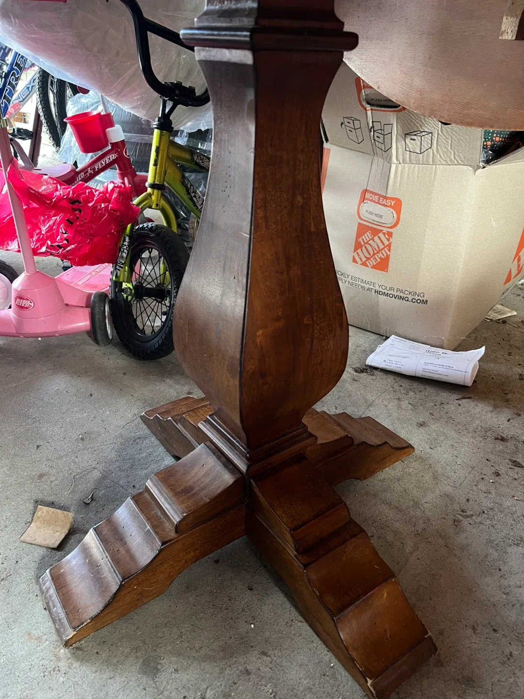 Round Wooden Dining Table image indicator(4)