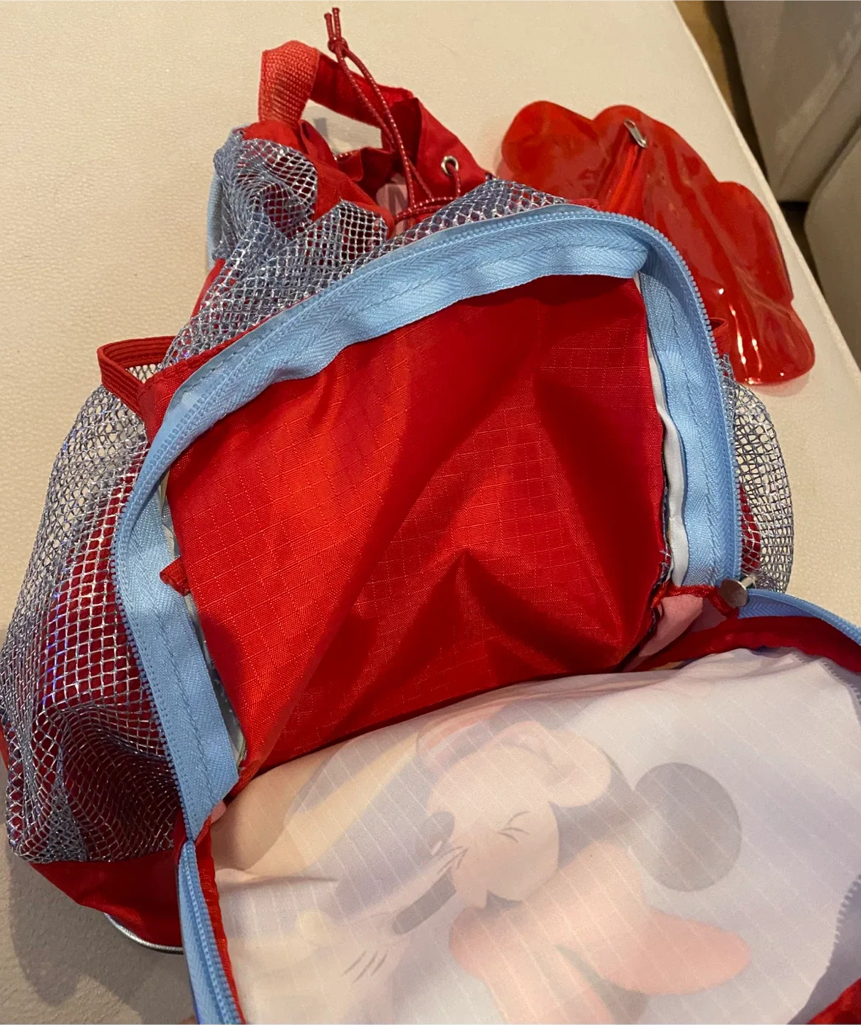 Disney Minnie Mouse Kids Backpack & Pillow image indicator(4)