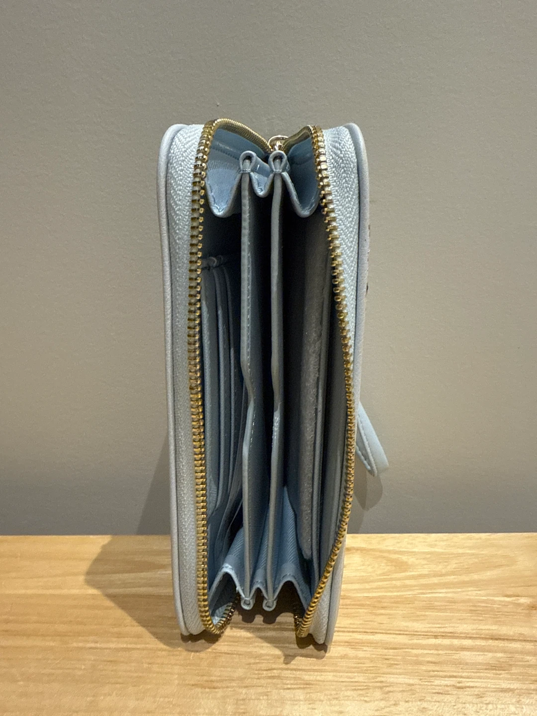 Disney Pocahontas Wallet - New! - photo 3