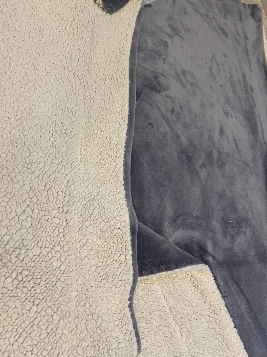 Grey & Beige Blanket - photo 2