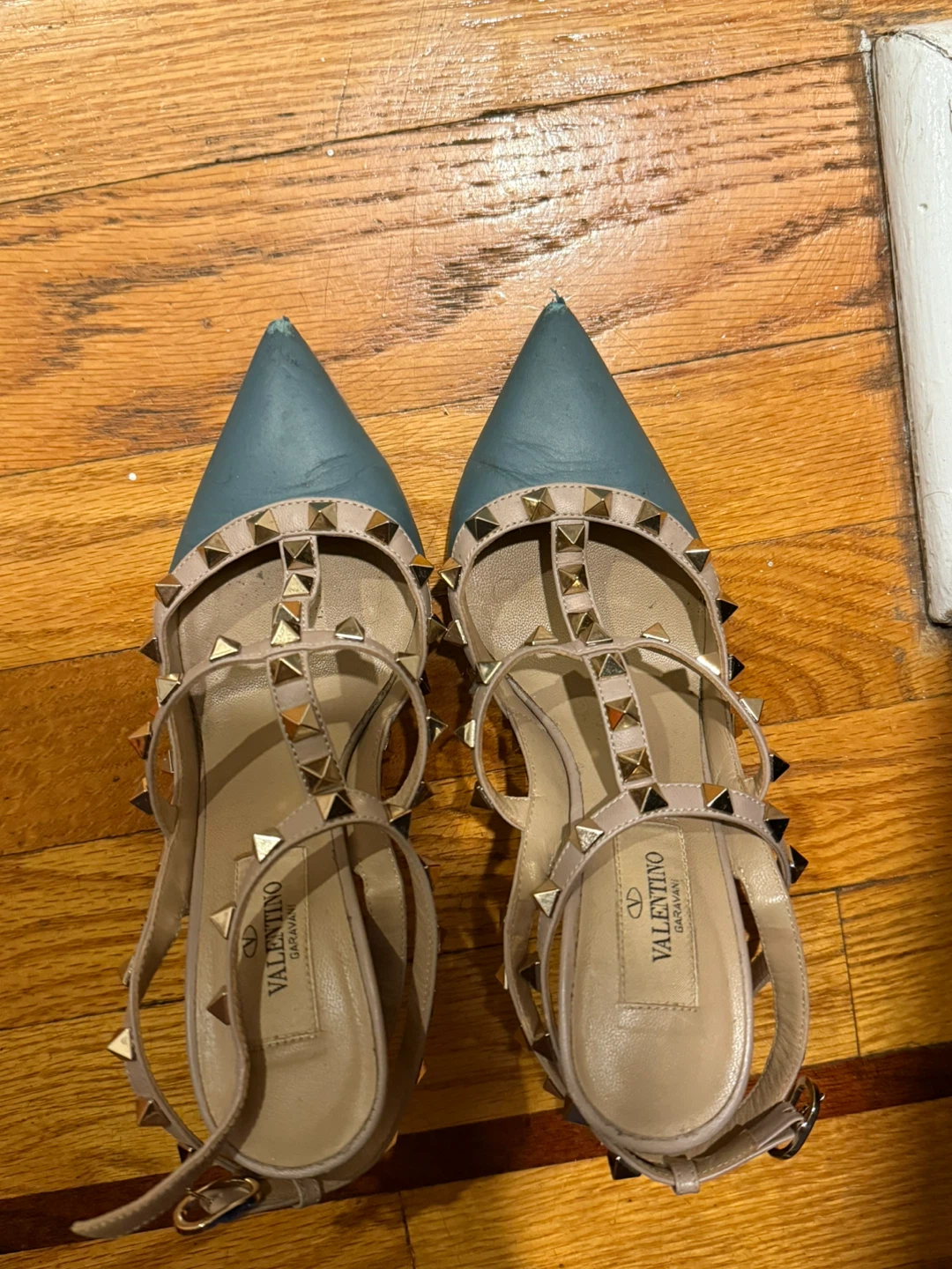 Valentino Garavani Rockstud Pointed Toe Heels