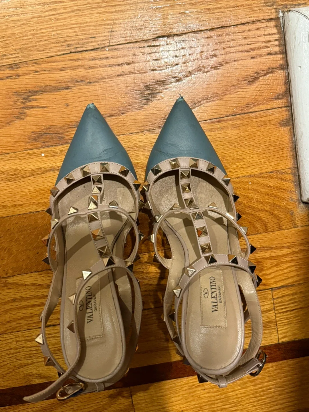 Valentino Garavani Rockstud Pointed Toe Heels thumbnail