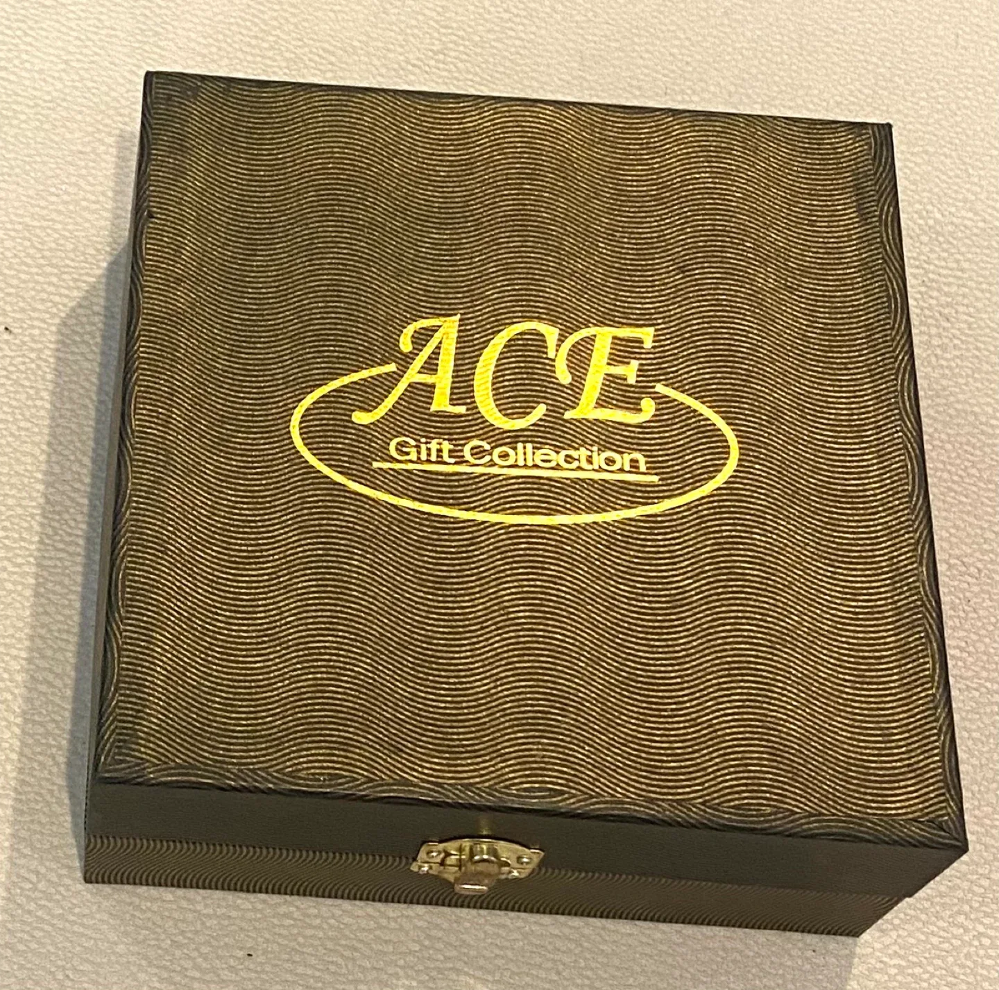 Royal Elfreda Miniature Vintage Tea Set in Box image indicator(2)