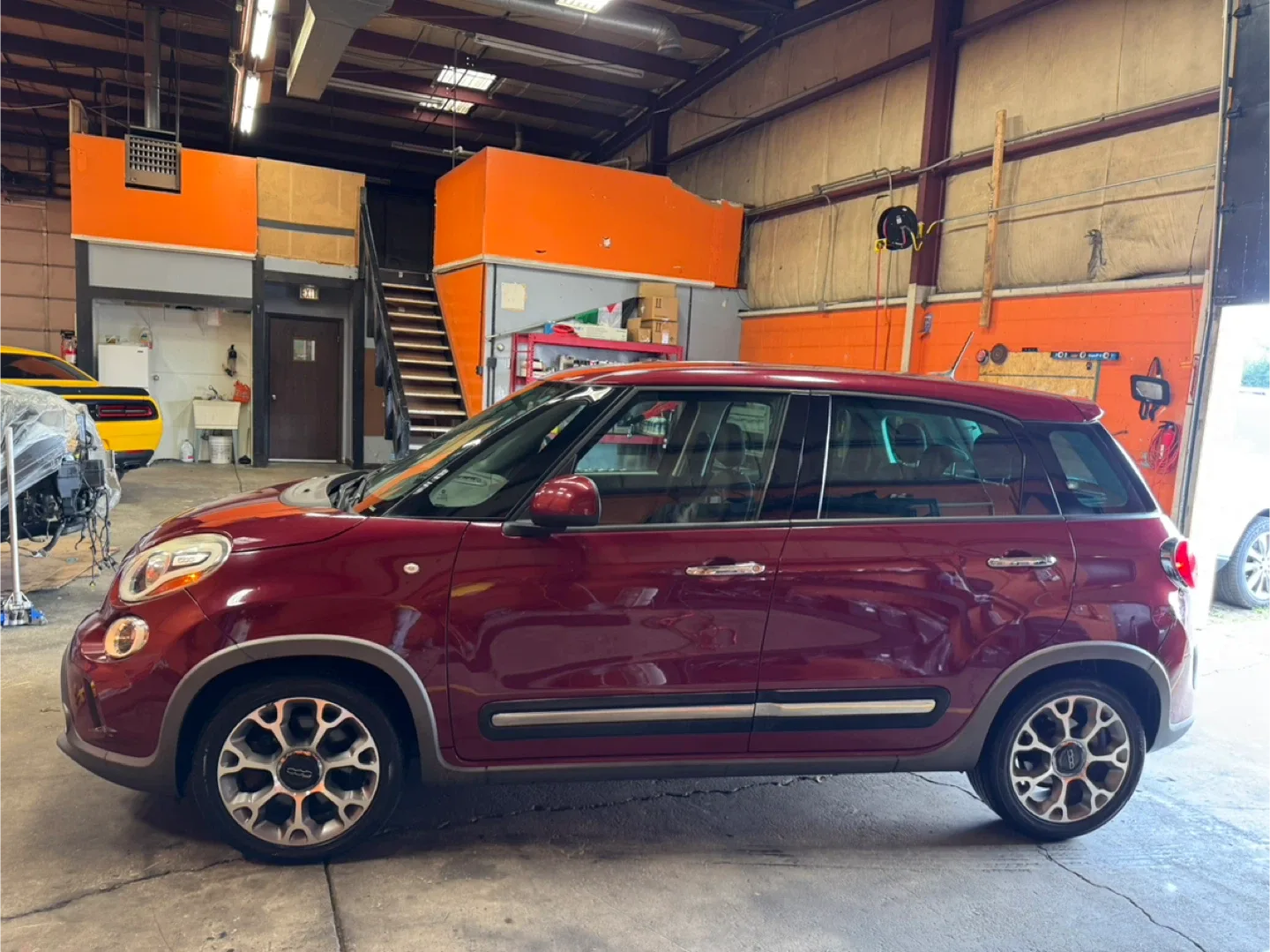 2015 Fiat 500L · Trekking Hatchback 4D image indicator(4)