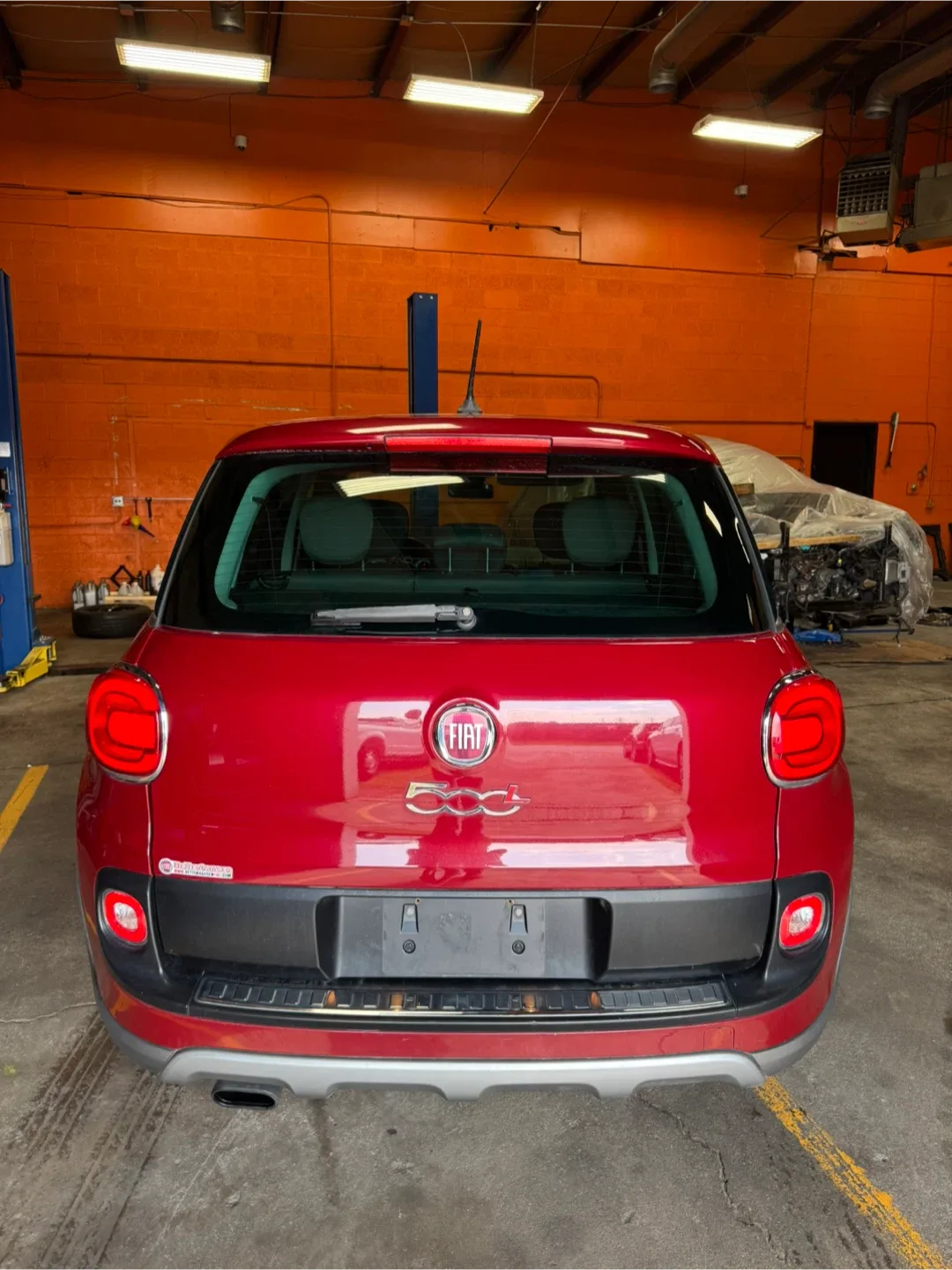 2015 Fiat 500L · Trekking Hatchback 4D image indicator(3)