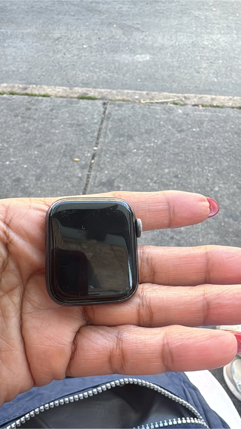 Apple Watch  SE
