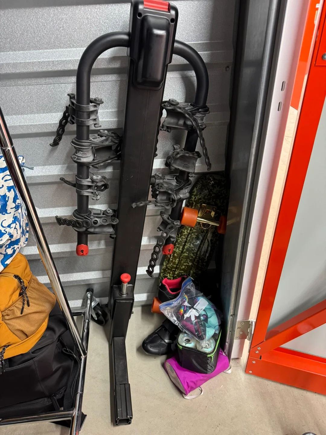 Yakima Folding Bike Rack - 4 Bike Capacity image indicator(3)