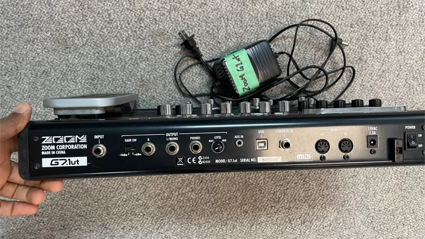 Zoom G7.1ut Guitar Effects Processor image indicator(2)