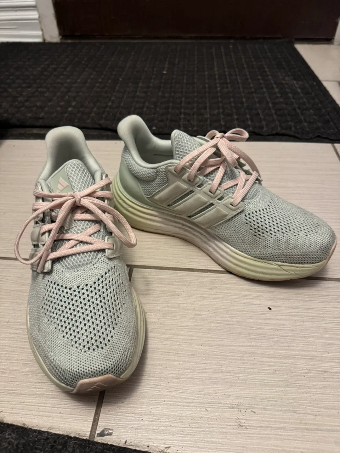Adidas Duramo Lite 2.0 Women's Running Shoes - Size 7.5 thumbnail
