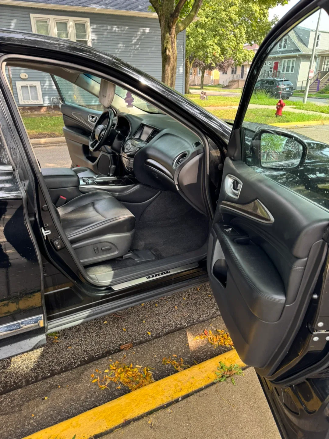 2014 Infiniti QX60 · 3.5 Sport Utility 4D image indicator(8)