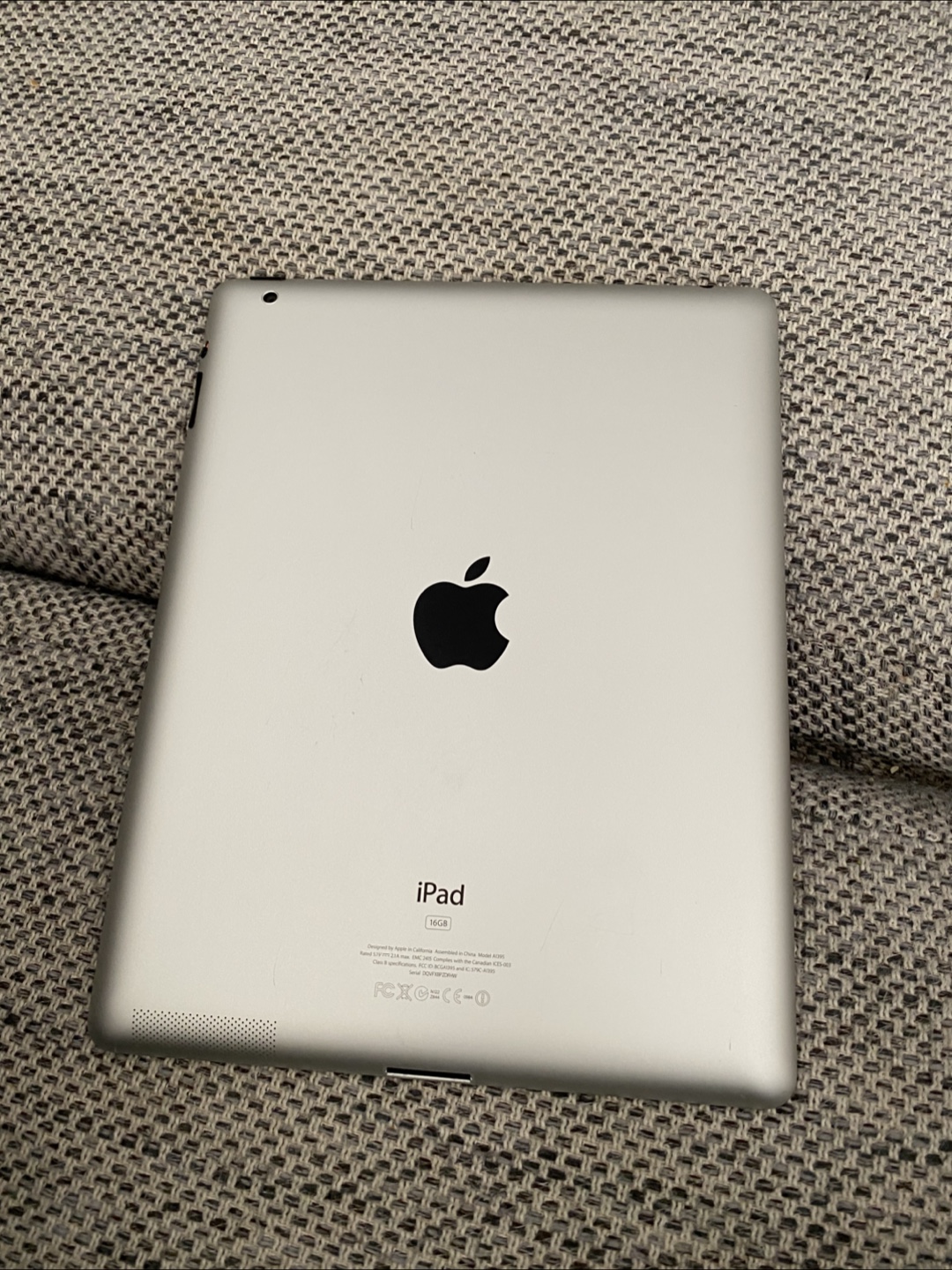 Apple iPad 16GB Silver - photo 2