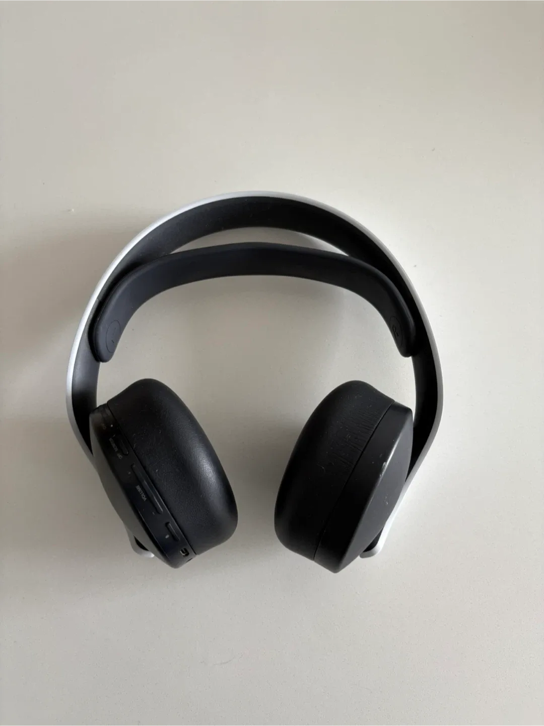 PlayStation PULSE 3D Wireless Headset - Black and White image indicator(7)