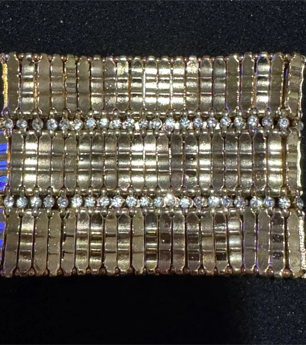 Gold Tone Stretch Bracelet with Rhinestones image indicator(3)