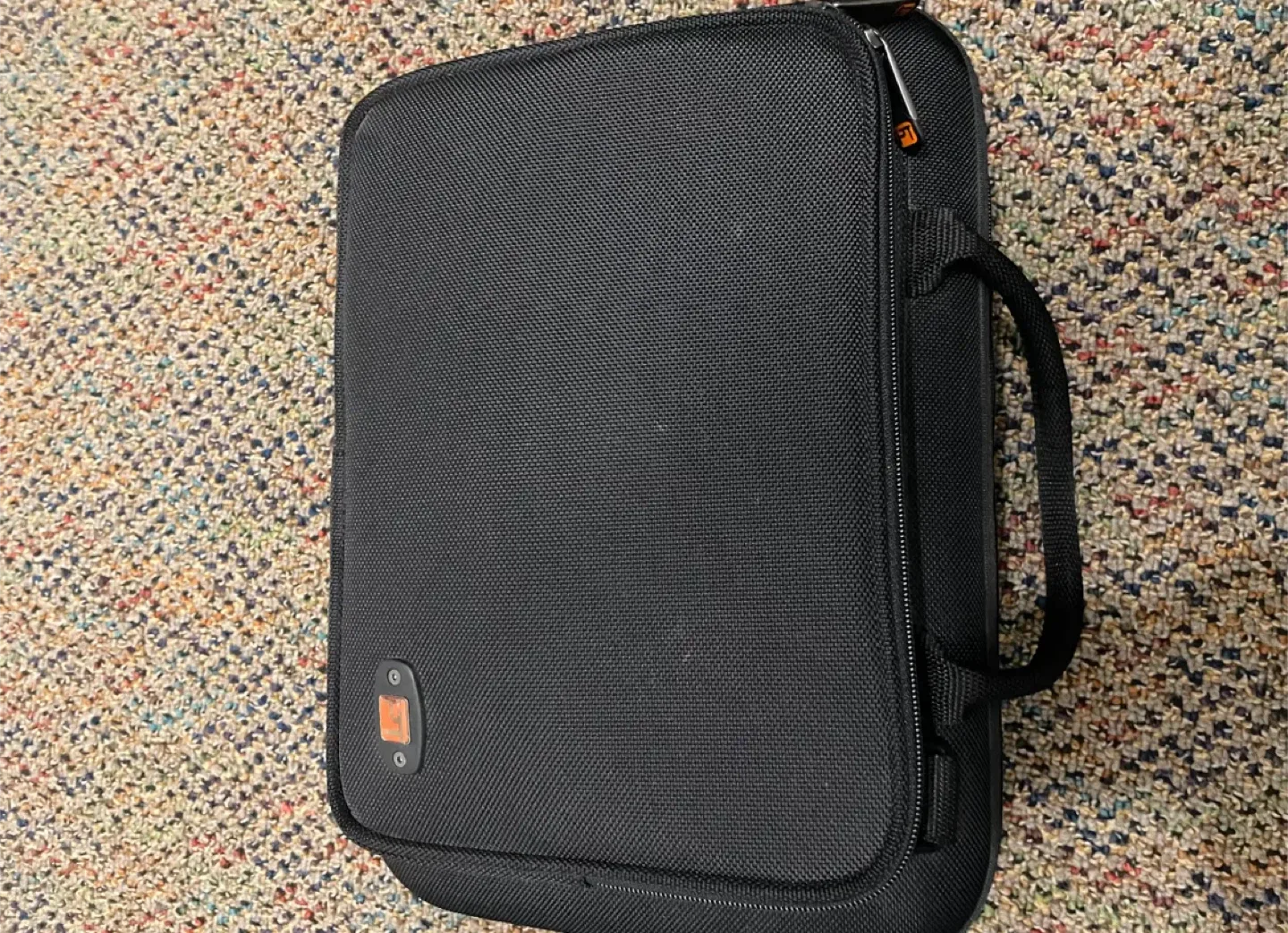 Clarinet with Case image indicator(3)