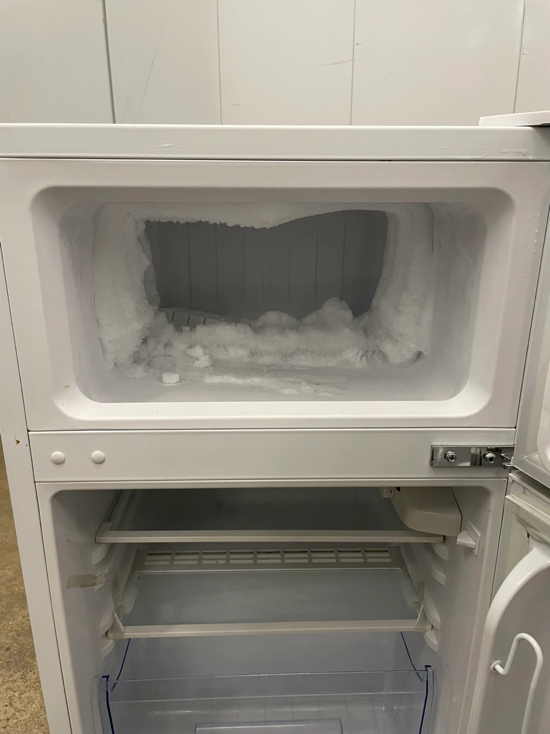 EUHOMY 3.2 Cu.ft Mini Fridge (White) - photo 3